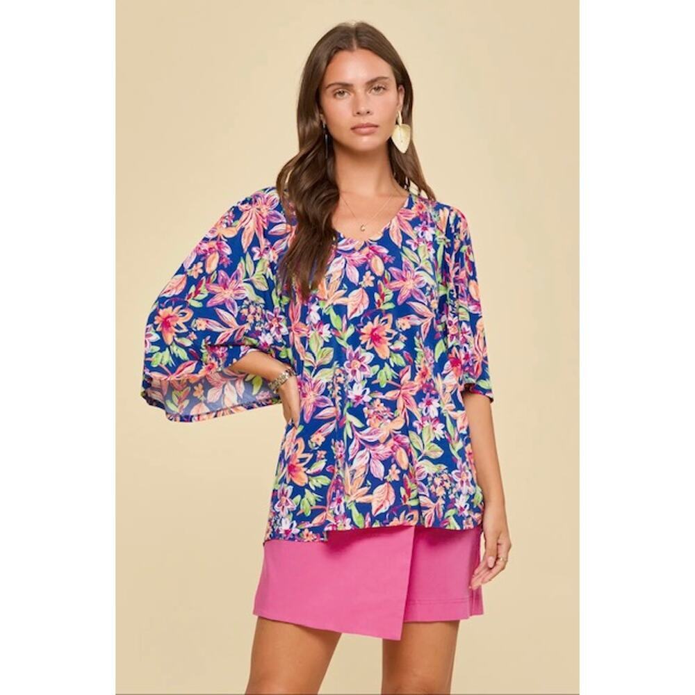 Dear Scarlett - Floral Half Sleeve V Neck Top - Large
